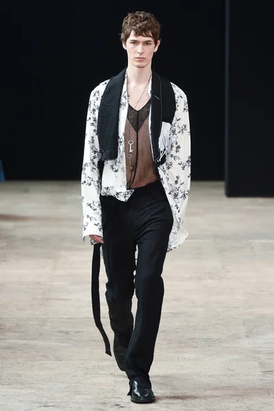 Look 13